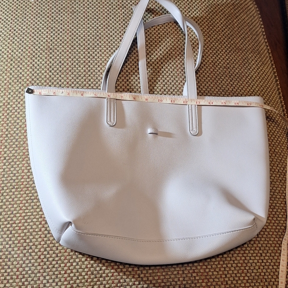 Wipable Basic Cream Fashion Tote Bag - Picture 7 of 10